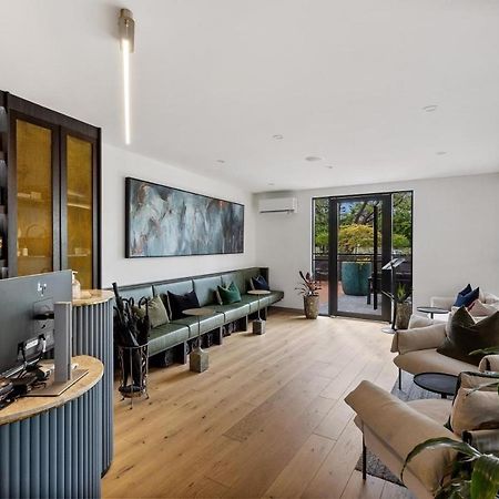 The Charles Hotel Wagga Wagga Bagian luar foto
