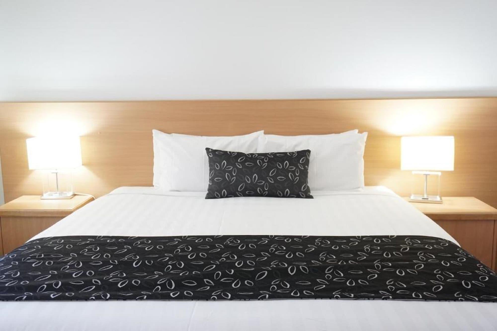The Charles Hotel Wagga Wagga Bagian luar foto