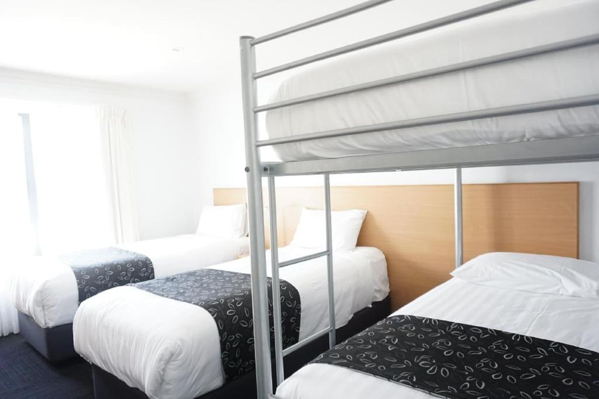 The Charles Hotel Wagga Wagga Bagian luar foto