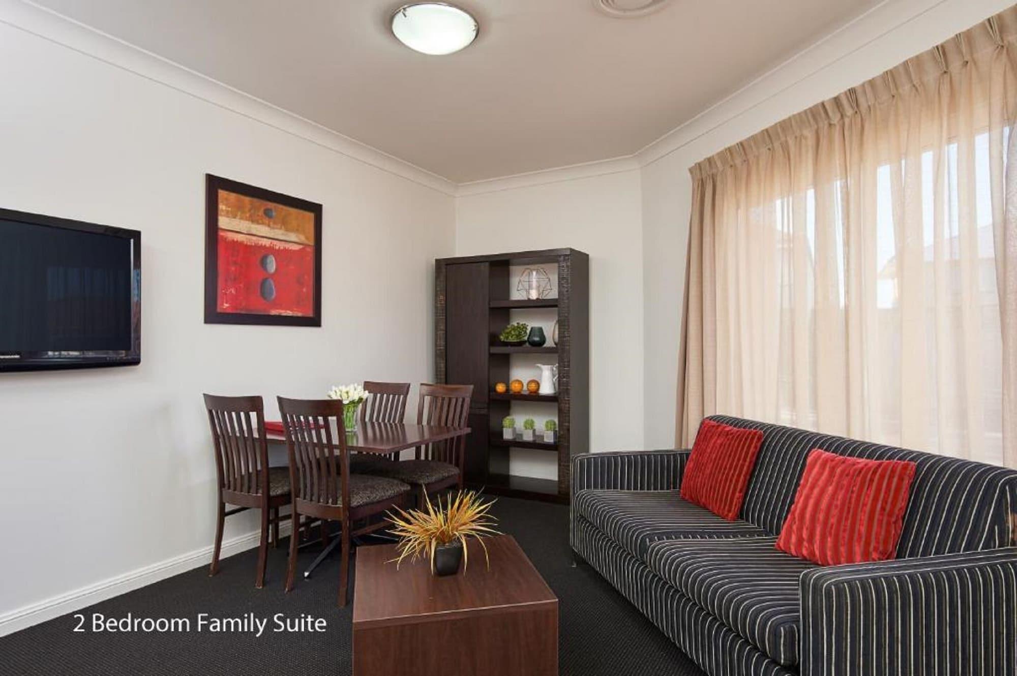 The Charles Hotel Wagga Wagga Bagian luar foto