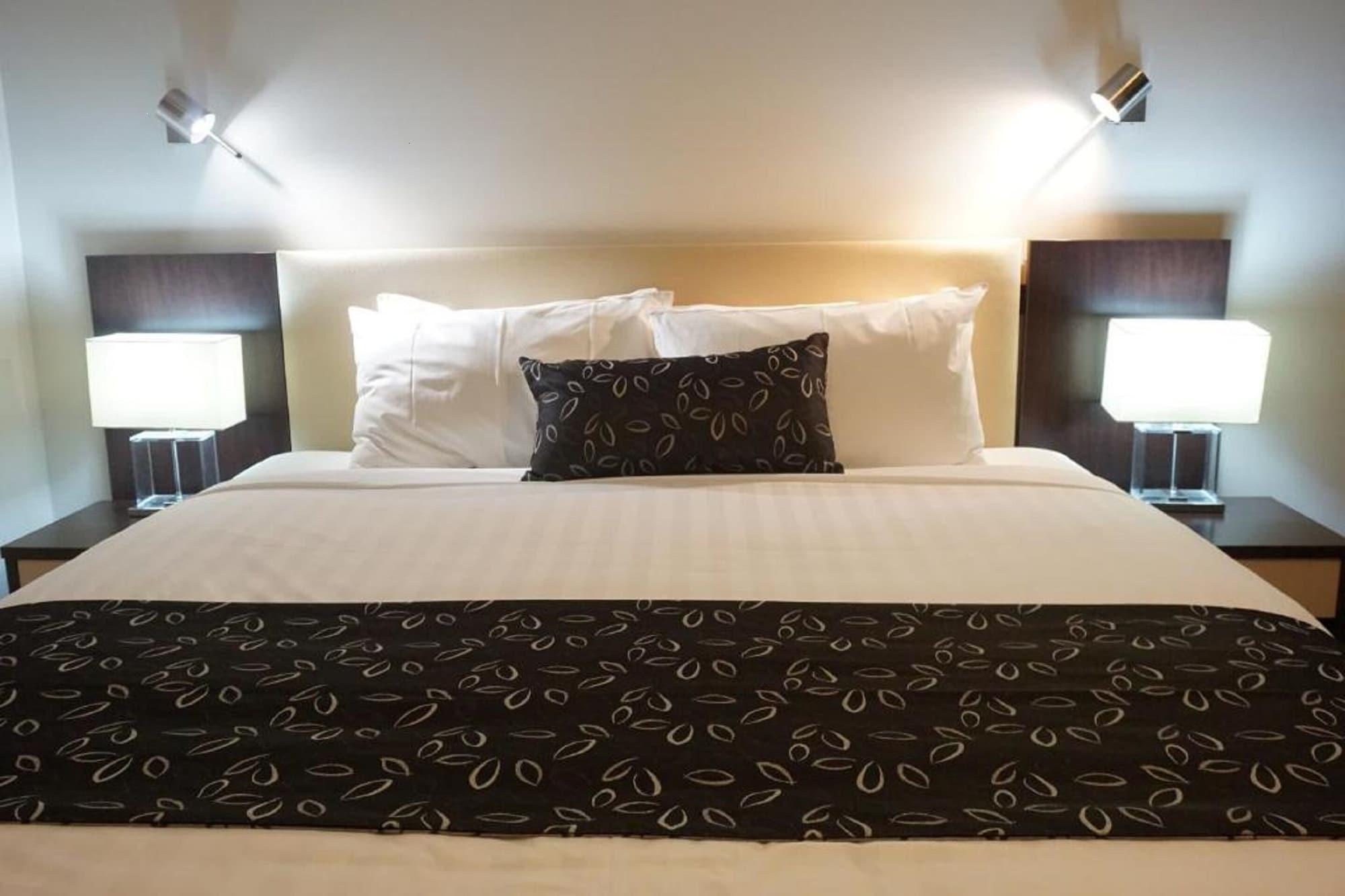The Charles Hotel Wagga Wagga Bagian luar foto