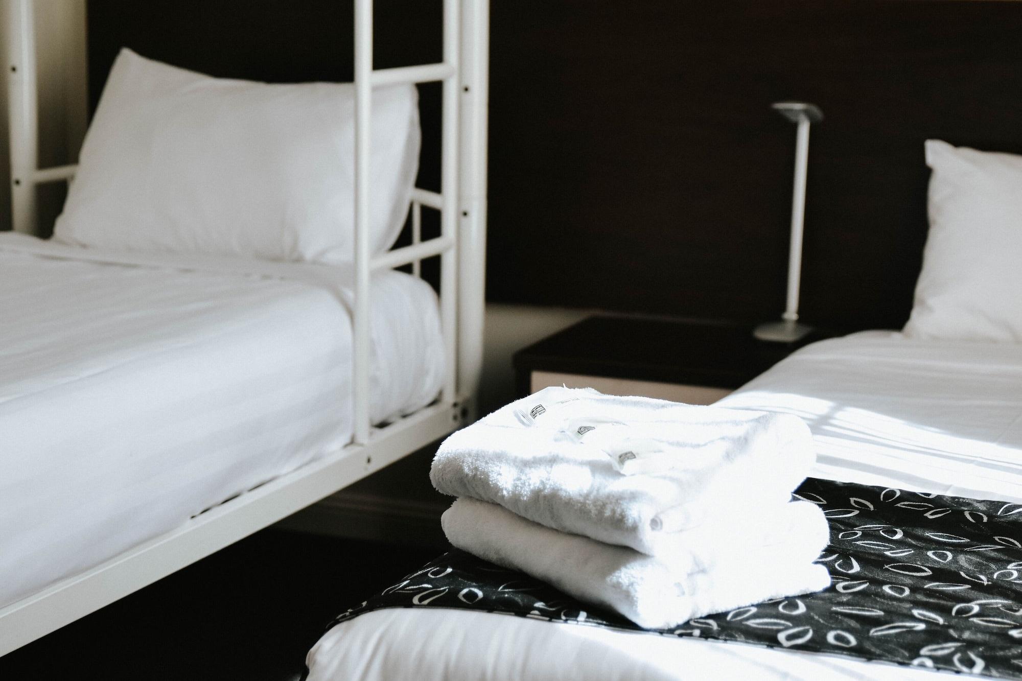 The Charles Hotel Wagga Wagga Bagian luar foto