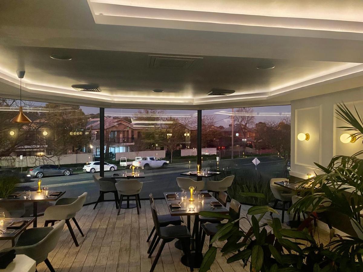 The Charles Hotel Wagga Wagga Bagian luar foto