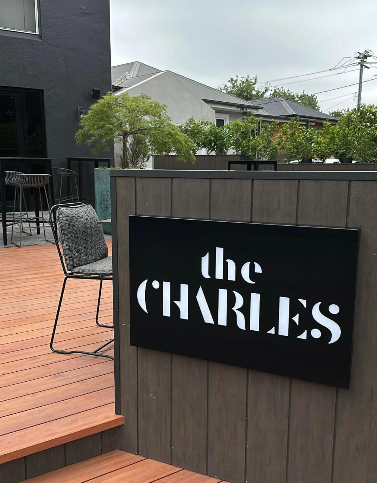 The Charles Hotel Wagga Wagga Bagian luar foto