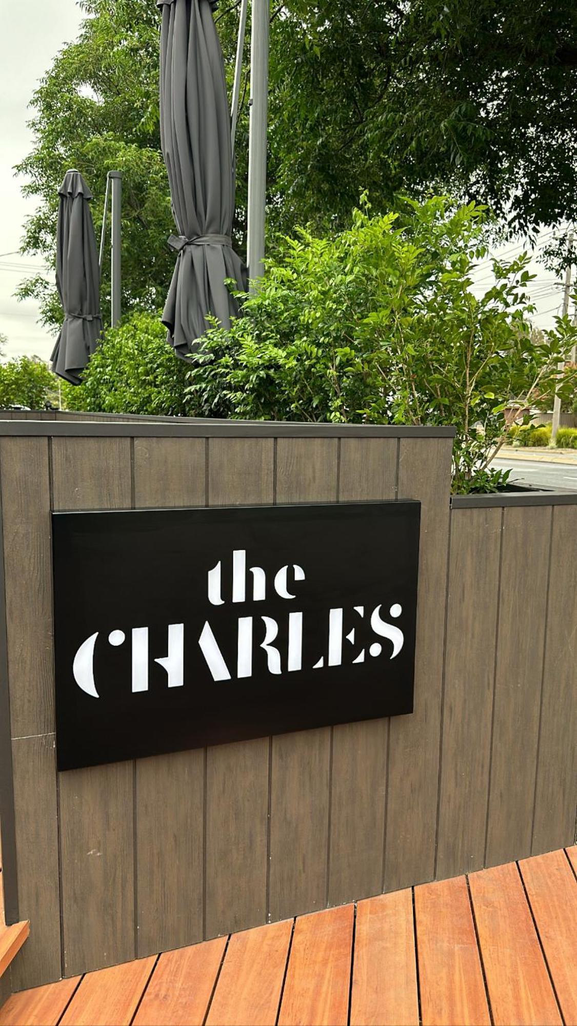 The Charles Hotel Wagga Wagga Bagian luar foto