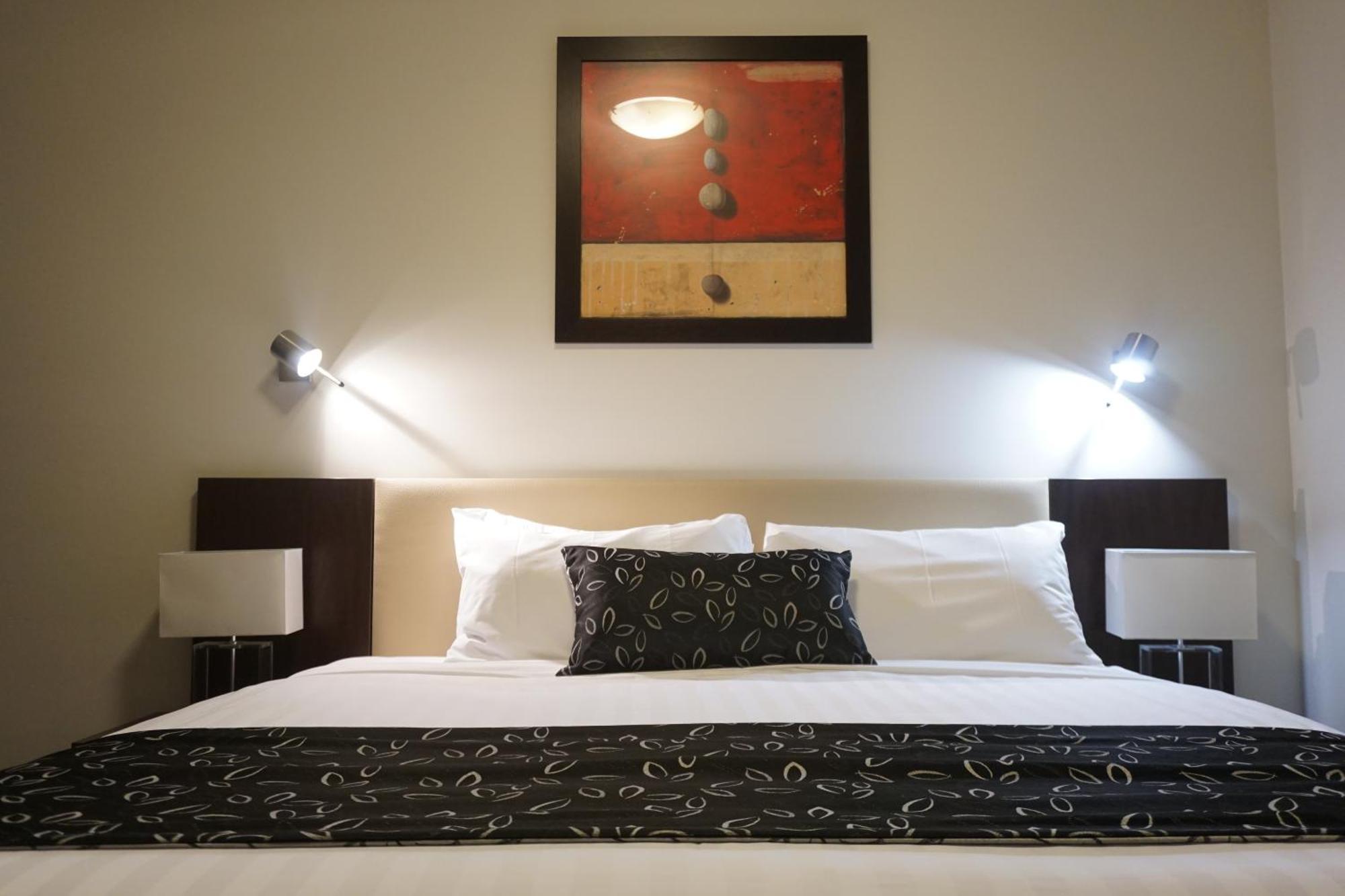 The Charles Hotel Wagga Wagga Bagian luar foto