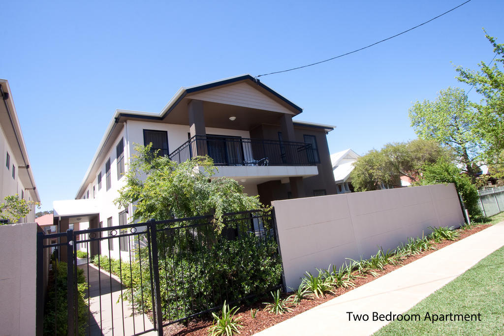 The Charles Hotel Wagga Wagga Bagian luar foto